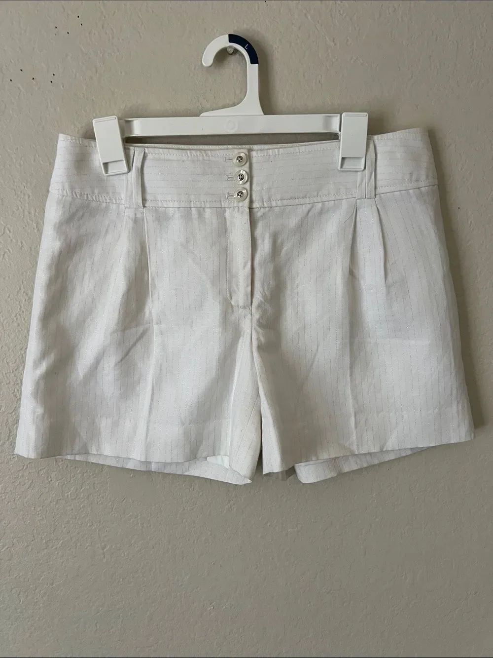 NWOT WHBM High-Waist Shorts Linen/Cotton White Pinstripes Size 8